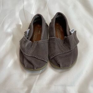 Baby Toms size T4 gray shoes